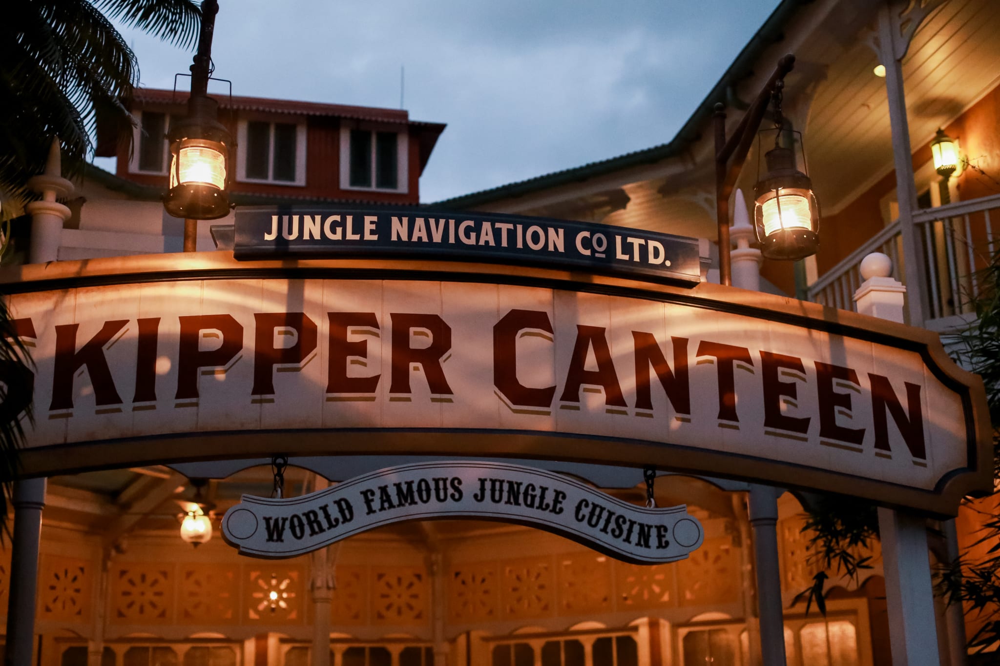 Jungle Navigation Co Skipper Canteen Helena Woods Travel Guide to Walt Disney World Magic Kingdom 2018 Dining, Shows, Attractions for Adults Couples Jungle Cruise 